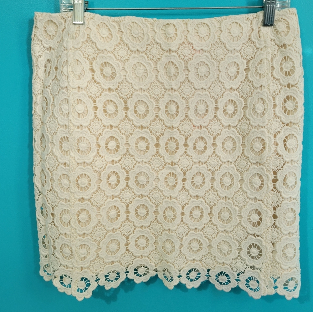 🏷1/$15, 2/$20, 3/$27 Joe Fresh ctocheted kirt